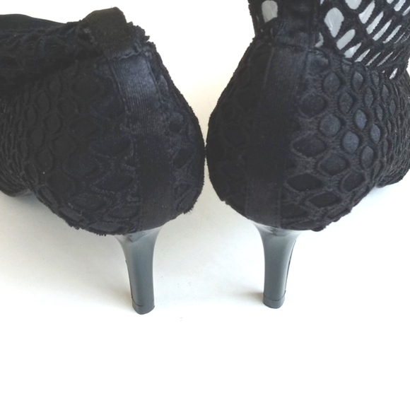 Gorgeous Zara Black Fishnet and Satin Trim Kitten Ankle Heel Boots 7.5 (38) - Picture 12 of 16